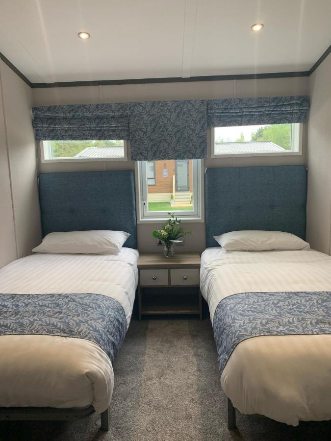 Graceland Lodge With Hot Tub Barmby on the Moor Esterno foto